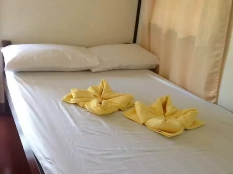 Hotelli Holiday Suites Port Barton