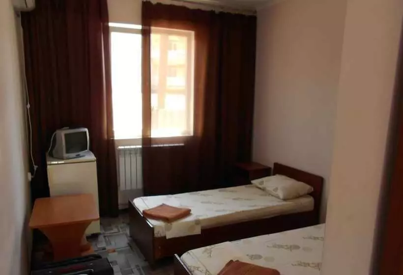 Majatalo Gostevoy Dom Na Glavnoy