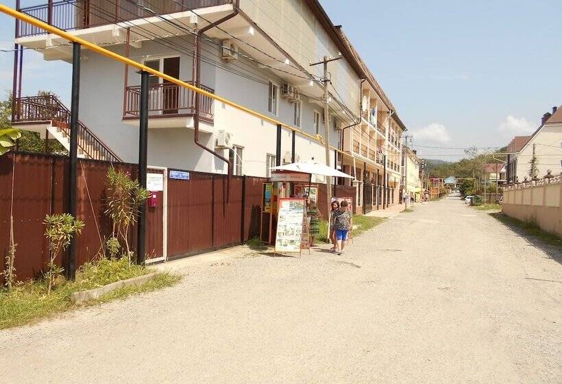 ペンション Gostevoy Dom Na Glavnoy