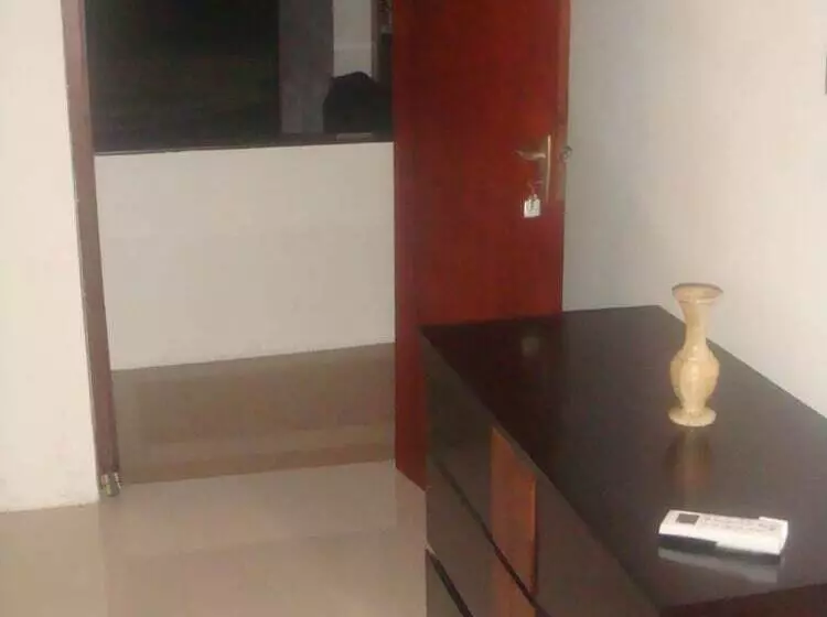 پانسیون Iquest Colombo