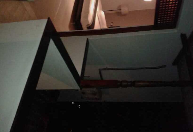 פנסיון Iquest Colombo