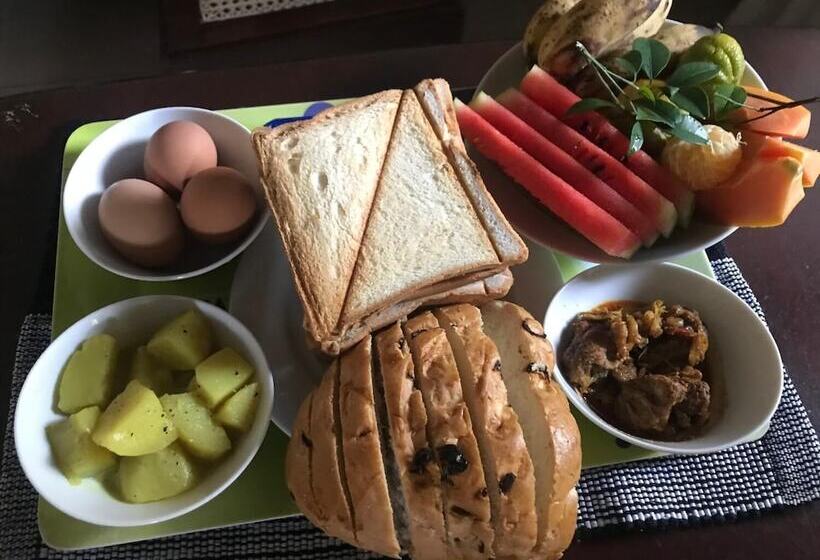 פנסיון Iquest Colombo