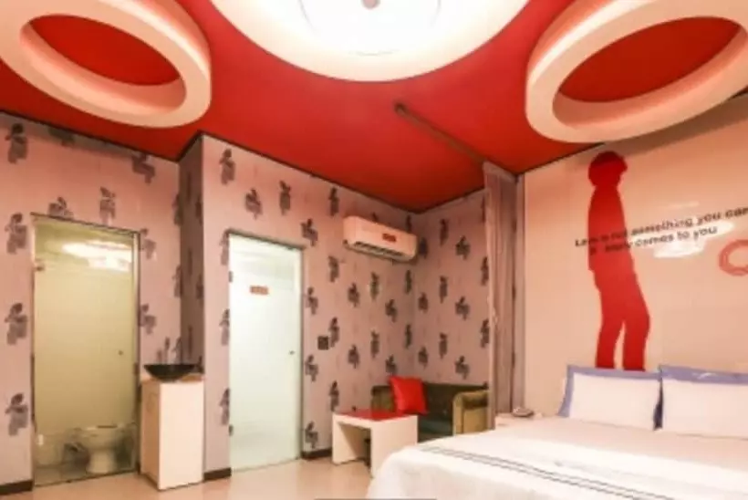Shine Motel