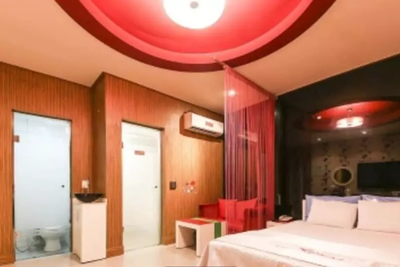 Shine Motel