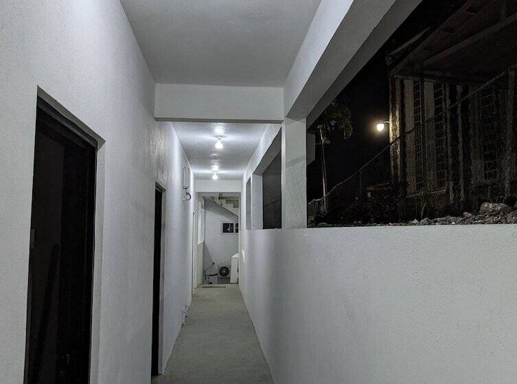 پانسیون Inn The Town