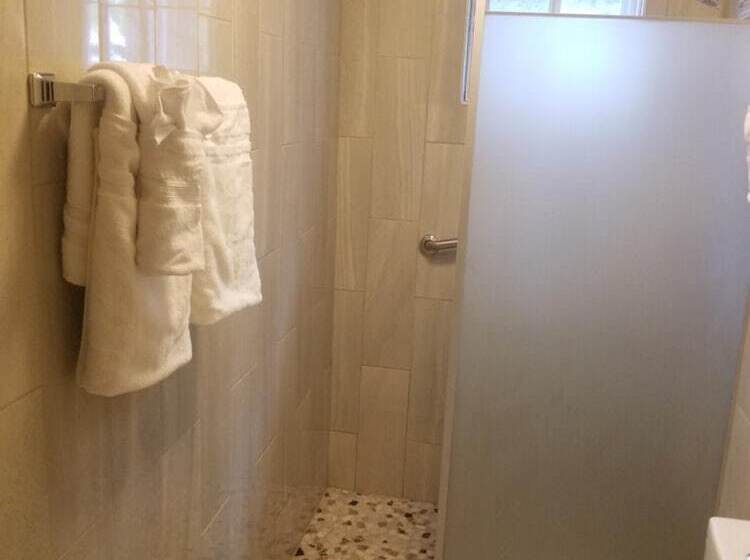 پانسیون Inn The Town