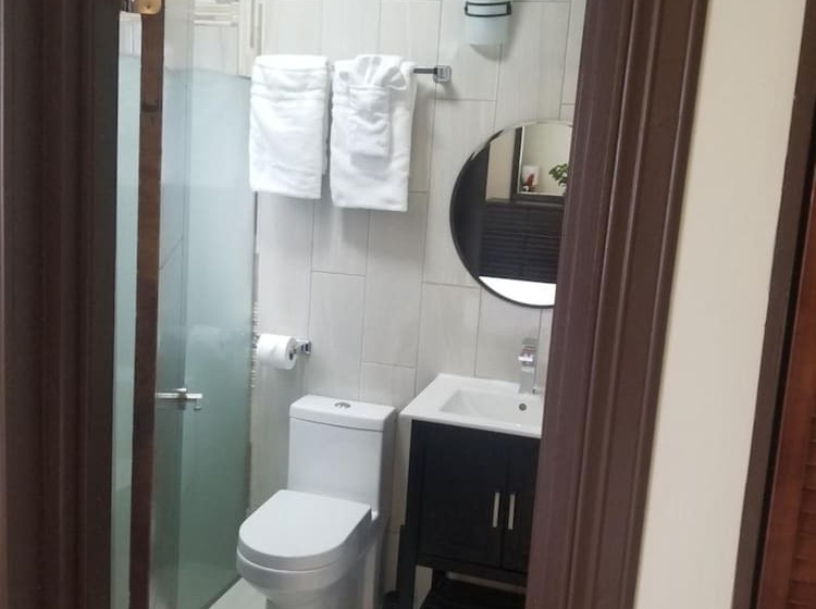 پانسیون Inn The Town