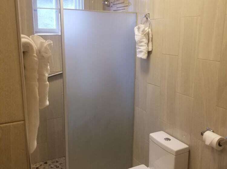 پانسیون Inn The Town