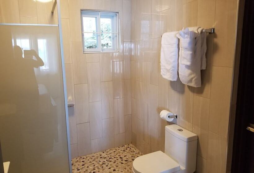 پانسیون Inn The Town