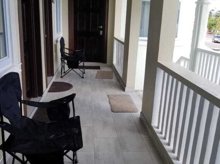 پانسیون Inn The Town