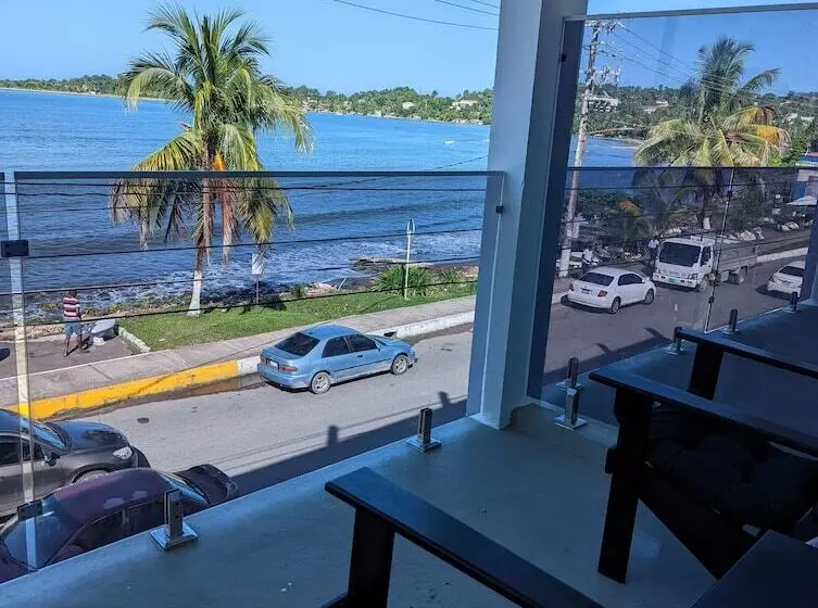 پانسیون Inn The Town