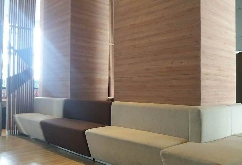 פנסיון Tamansari Mahogany Apartment
