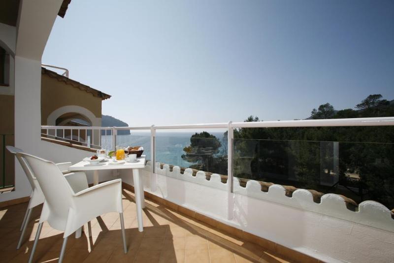 Bahia Suites Camp De Mar