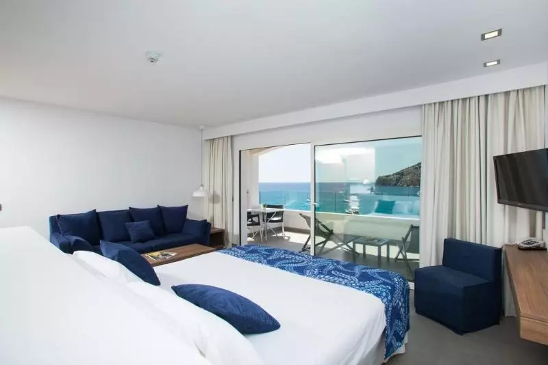 Bahia Suites Camp De Mar