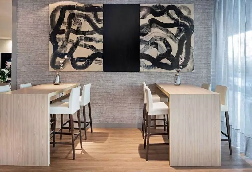 Ac Hotel San Sebastián De Los Reyes By Marriott