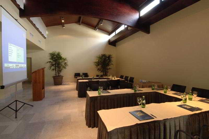 Adrián Hoteles Roca Nivaria