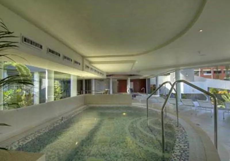 Adrián Hoteles Roca Nivaria