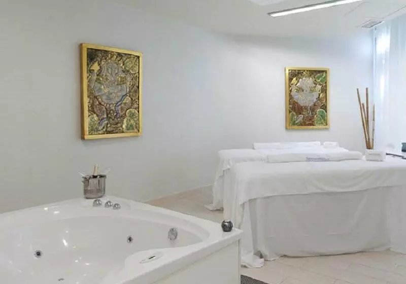 Adrián Hoteles Roca Nivaria