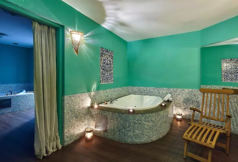 Alexander Beach Hotel & Village Resort