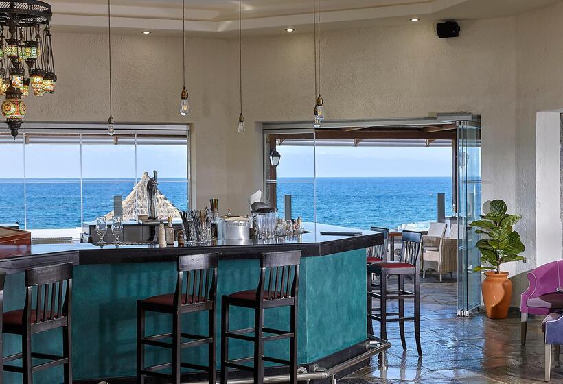 Alexander Beach Hotel & Village Resort