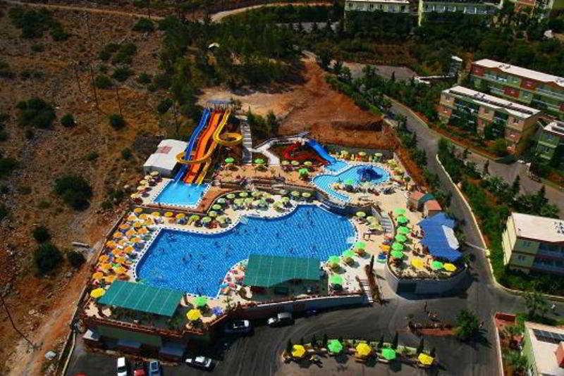 هتل Aqua Sun Village