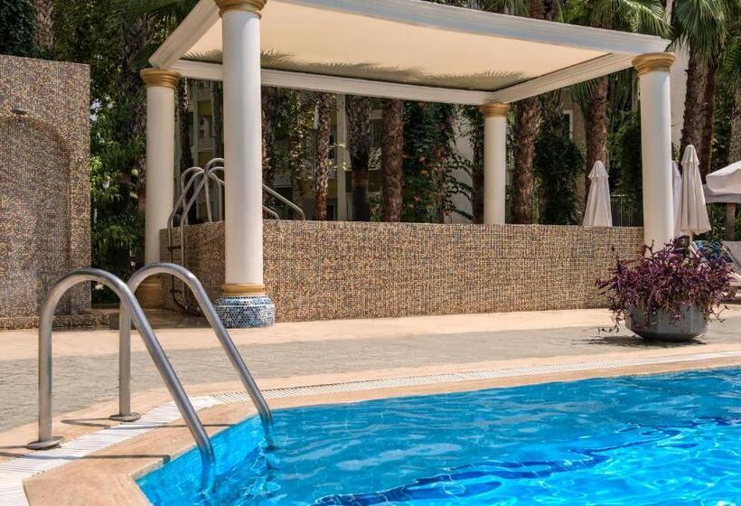 هتل Delphin Botanik