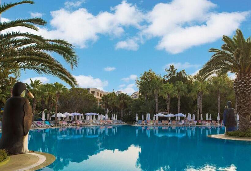 هتل Delphin Botanik