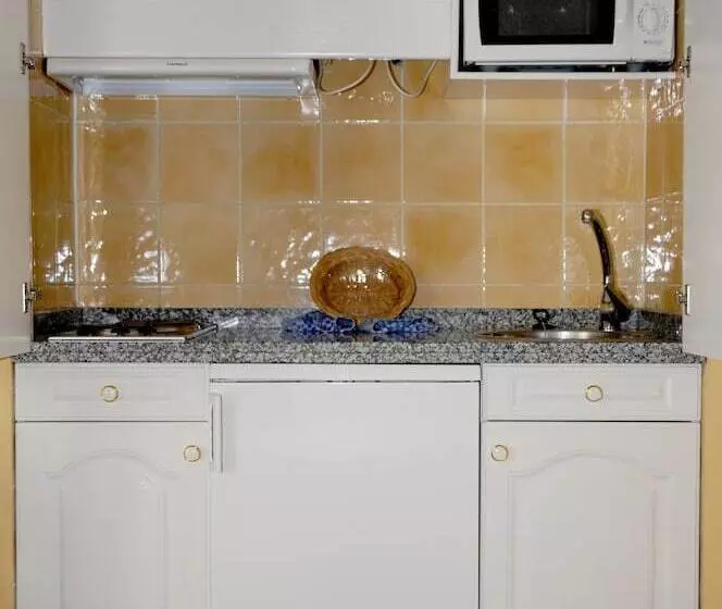 Rf Astoria Adults Only