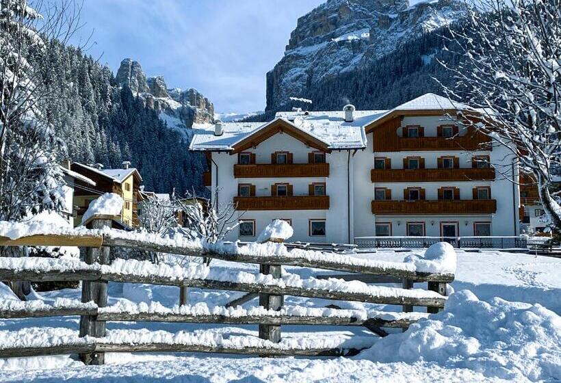 فندق Albergo Canazei