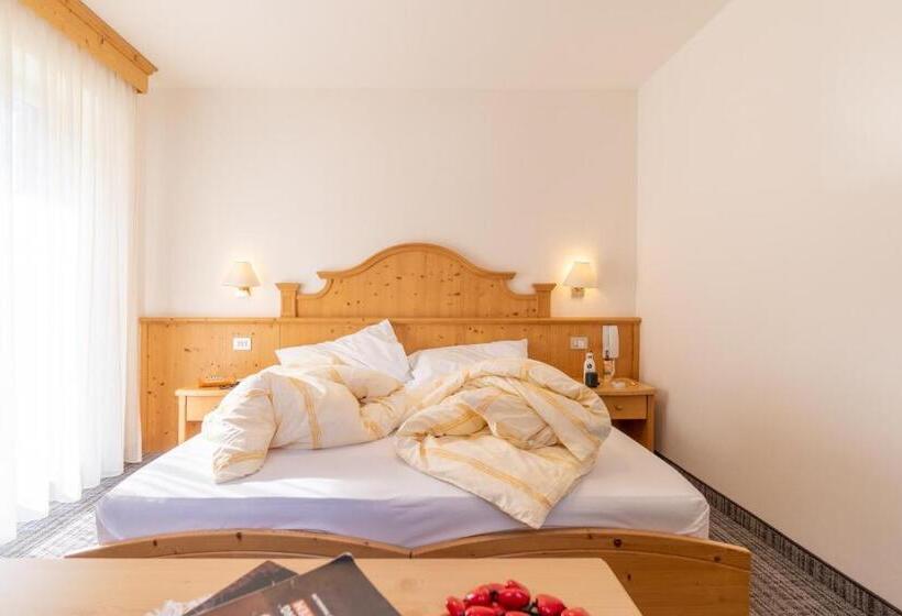 فندق Albergo Canazei