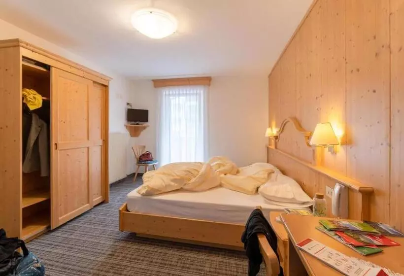 Hotelli Albergo Canazei