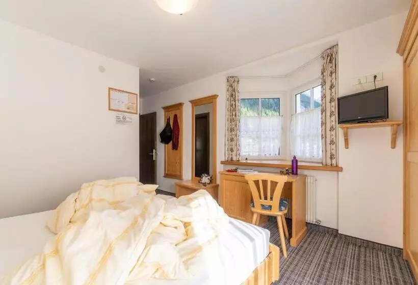 Hotelli Albergo Canazei