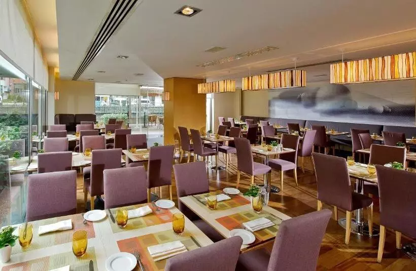 ホテル Divan Istanbul City