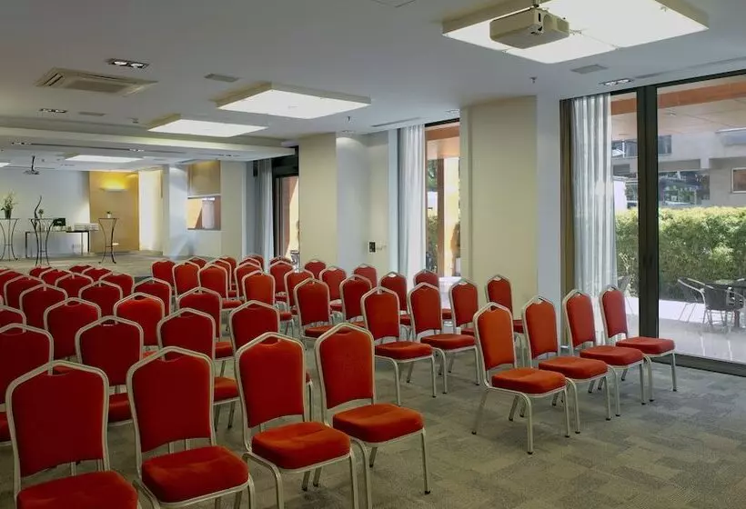 ホテル Divan Istanbul City