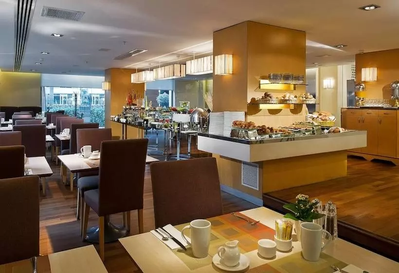 ホテル Divan Istanbul City