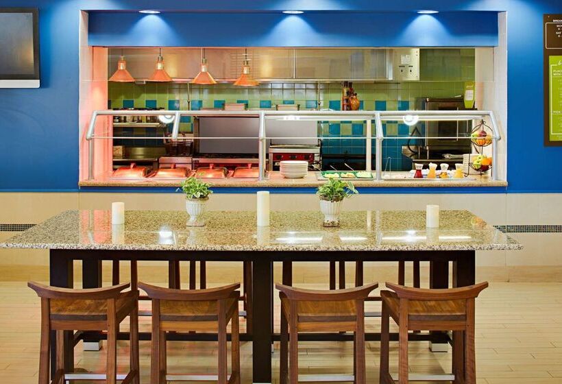 فندق Hilton Garden Inn Orlando International Drive North