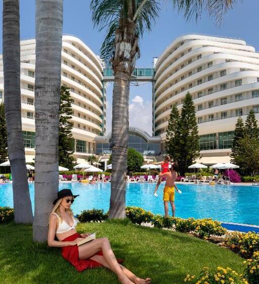 هتل Miracle Resort