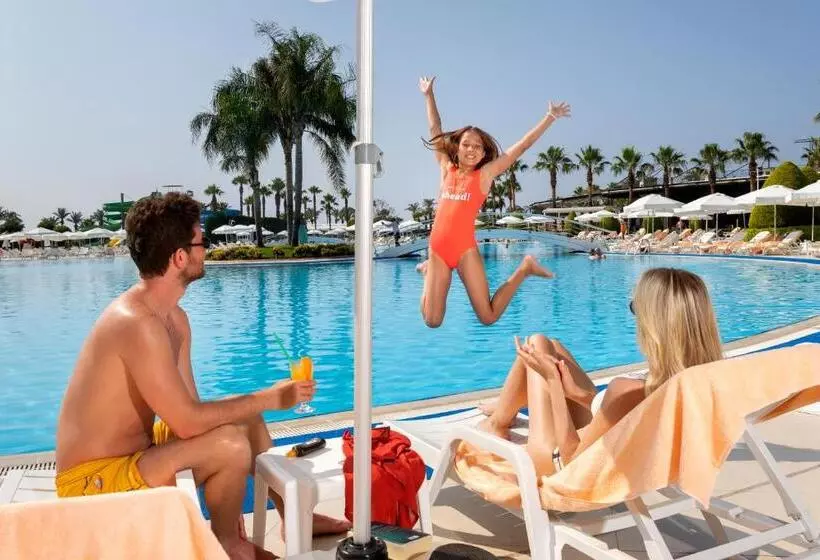 هتل Miracle Resort