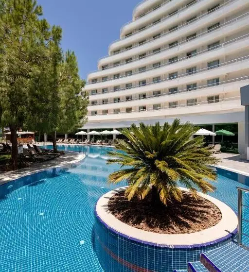 هتل Miracle Resort