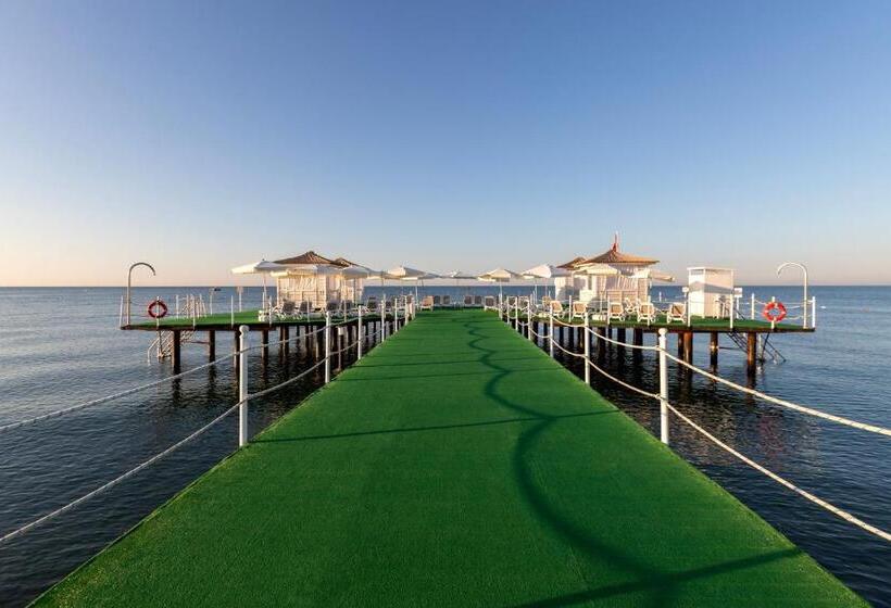 هتل Miracle Resort