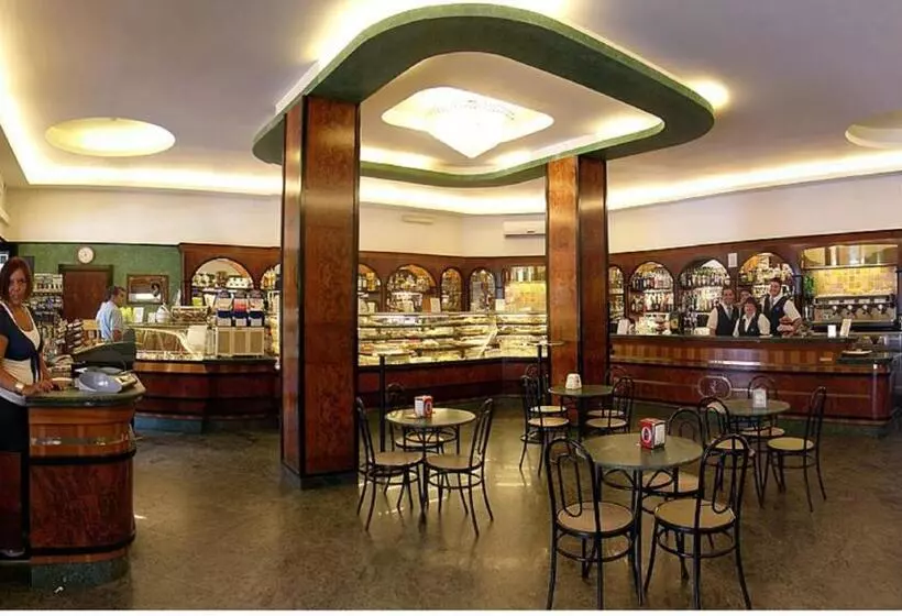 Otel Santa Lucia Le Sabbie D'oro