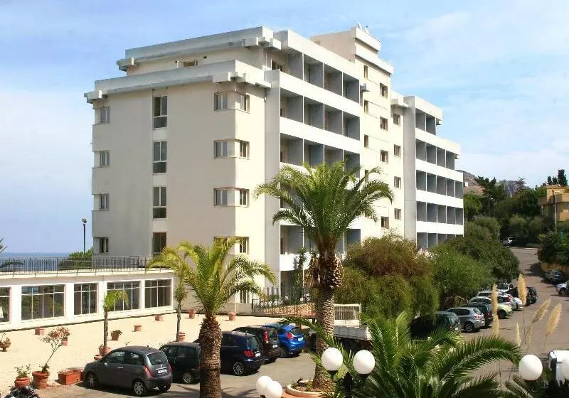 Otel Santa Lucia Le Sabbie D'oro