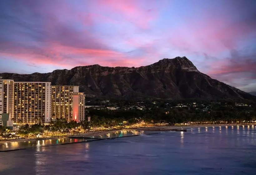 هتل Waikiki Beach Marriott Resort & Spa