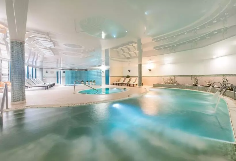 Resort Thb Tropical Island