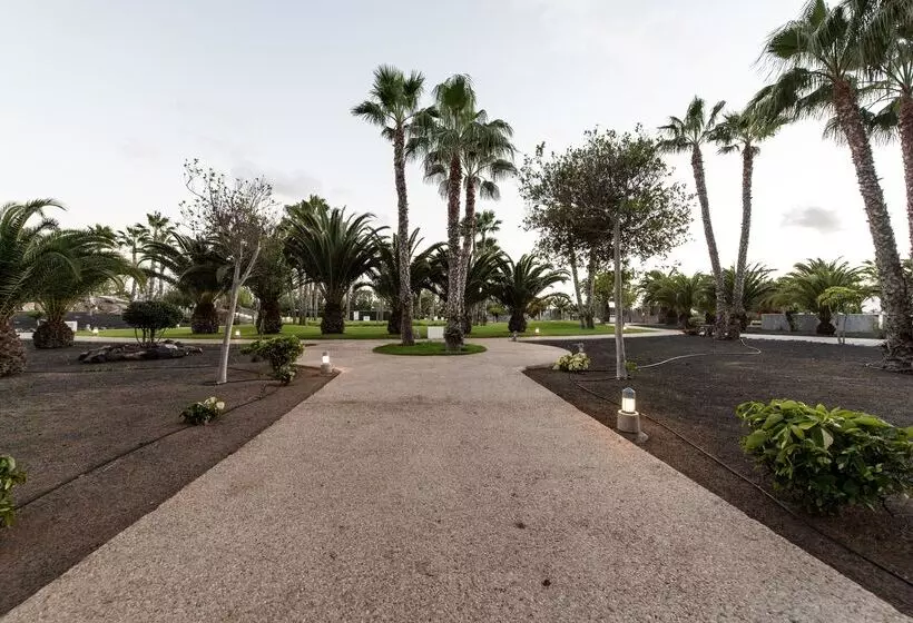 Resort Thb Tropical Island