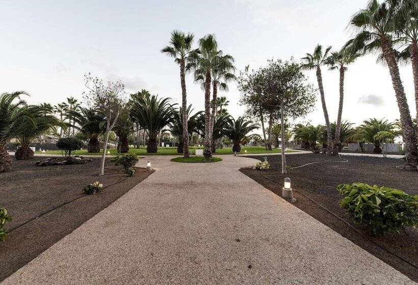 استراحتگاه Thb Tropical Island