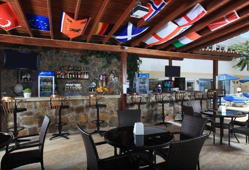 Summer Garden Suites Beach