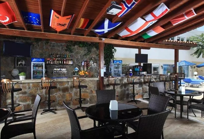 Summer Garden Suites Beach