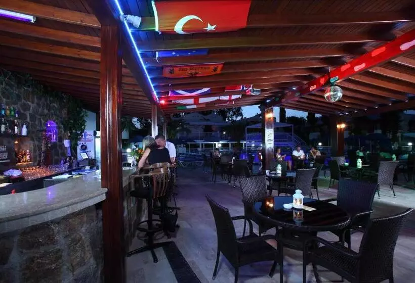 Summer Garden Suites Beach