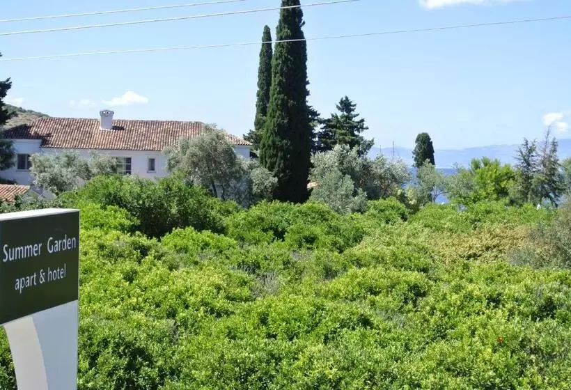 Summer Garden Suites Beach